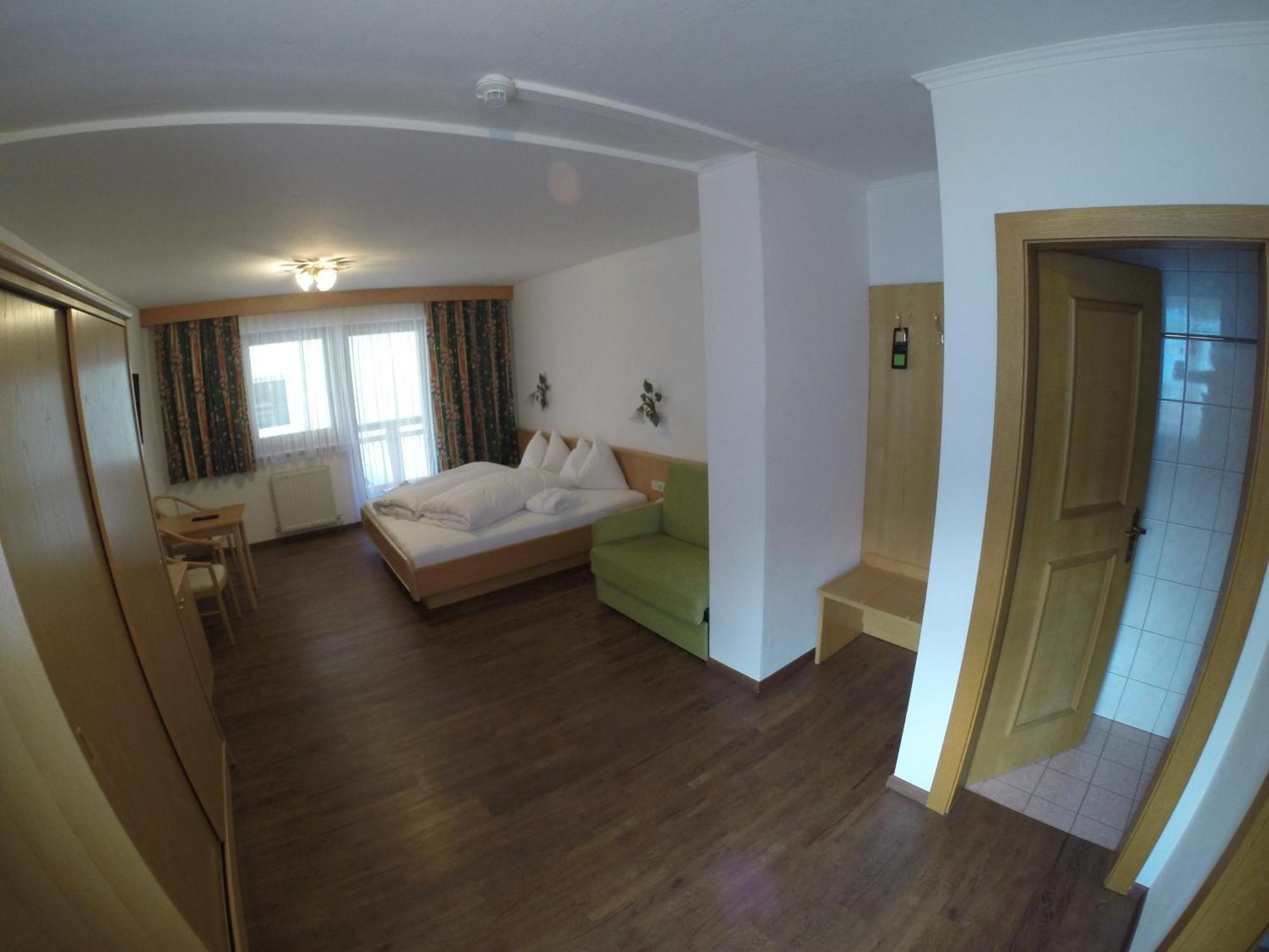 Hotel Alpina Σάαλμπαχ-Χίντεργκλεμ Δωμάτιο φωτογραφία
